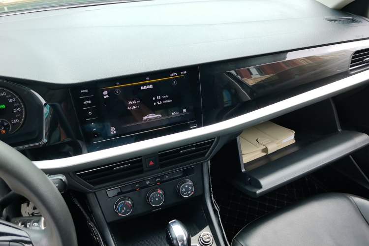 Used Volkswagen Lavida 2021 280TSI DSG Comfort Edition Audio And AC Panel