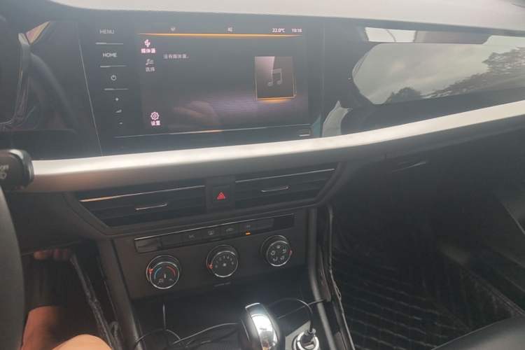 Used Volkswagen Lavida 2021 280TSI DSG Comfort Edition Audio And AC Panel