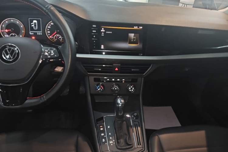 Used Volkswagen Lavida 2021 1.5L Automatic Comfort Edition Audio And AC Panel