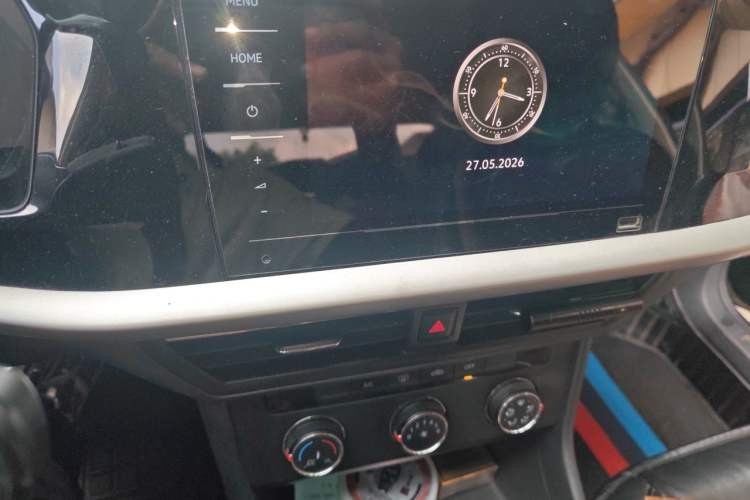 Used Volkswagen Lavida 2021 1.5L Automatic Comfort Edition Audio And AC Panel