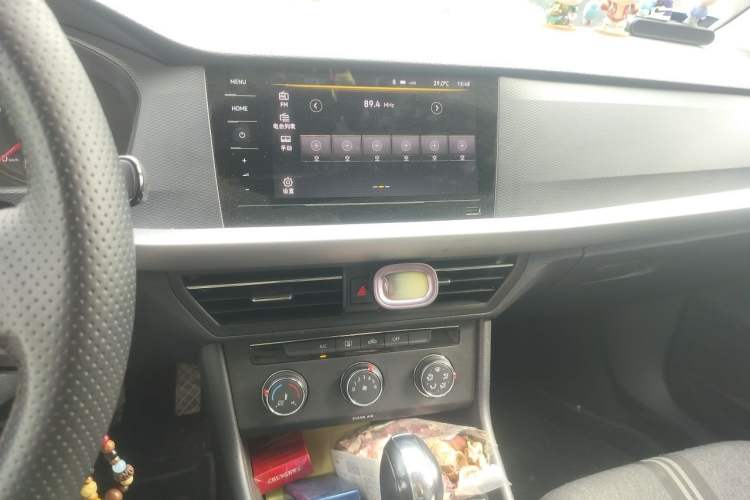 Used Volkswagen Lavida 2021 1.5L Automatic Fashion Edition Audio And AC Panel