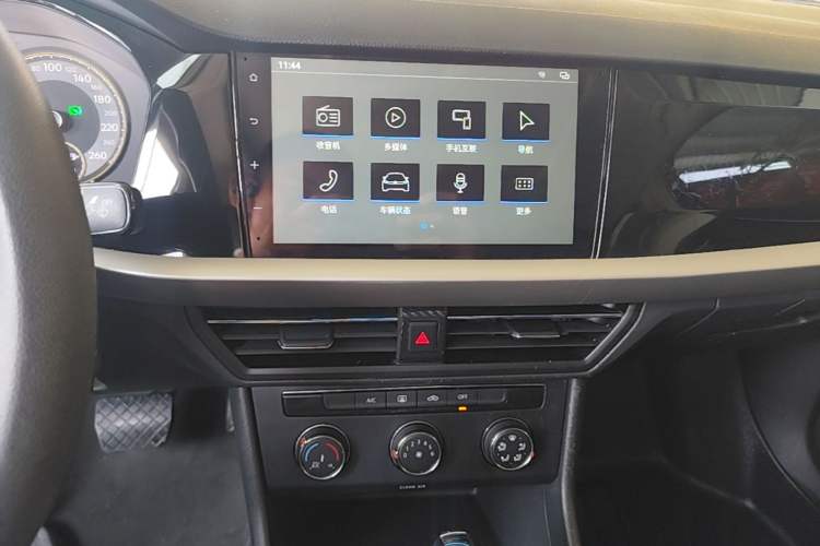 Used Volkswagen Lavida 2021 280TSI DSG Comfort Edition Audio And AC Panel