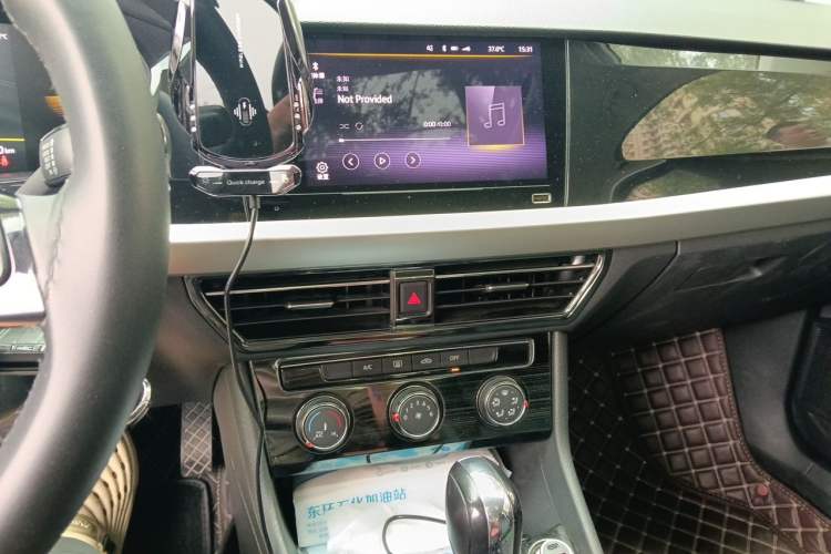 Used Volkswagen Lavida 2021 1.5L Automatic Comfort Edition Audio And AC Panel