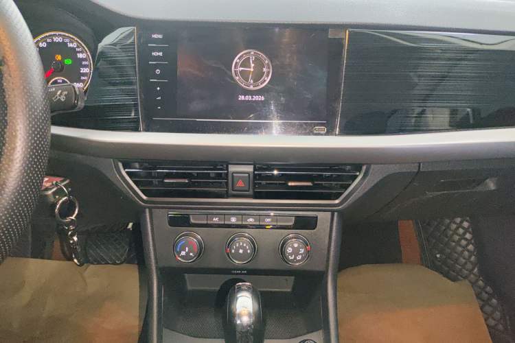 Used Volkswagen Lavida 2021 1.5L Automatic Fashion Edition Audio And AC Panel
