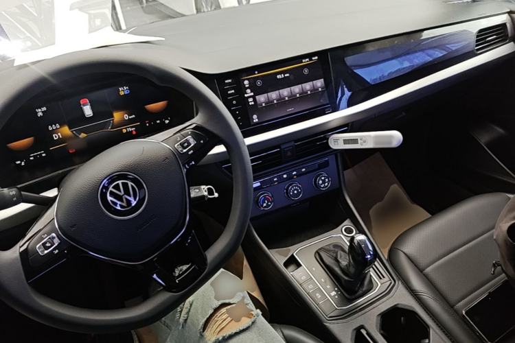 Used Volkswagen Lavida 2021 1.5L Automatic Comfort Edition Center Console