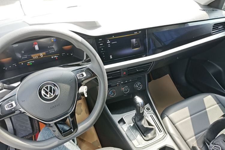 Used Volkswagen Lavida 2021 1.5L Automatic Comfort Edition Center Console
