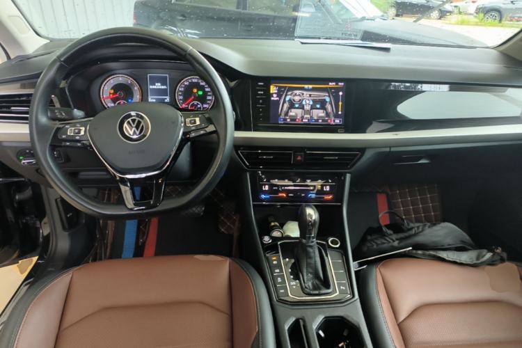 Used Volkswagen Lavida 2021 280TSI DSG Luxury Edition Center Console