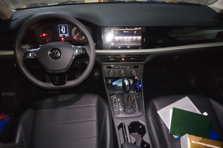 Used Volkswagen Lavida 2021 1.5L Automatic Comfort Edition Center Console