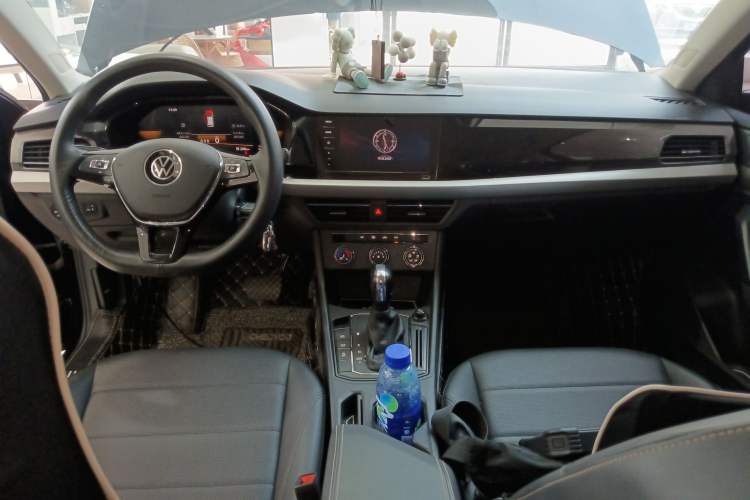Used Volkswagen Lavida 2021 1.5L Automatic Comfort Edition Center Console