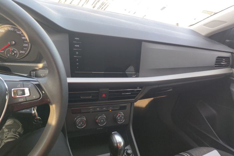 Used Volkswagen Lavida 2021 1.5L Automatic Fashion Edition Center Console
