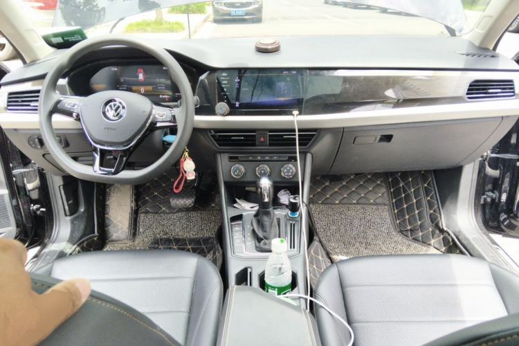 Used Volkswagen Lavida 2021 1.5L Automatic Comfort Edition Center Console