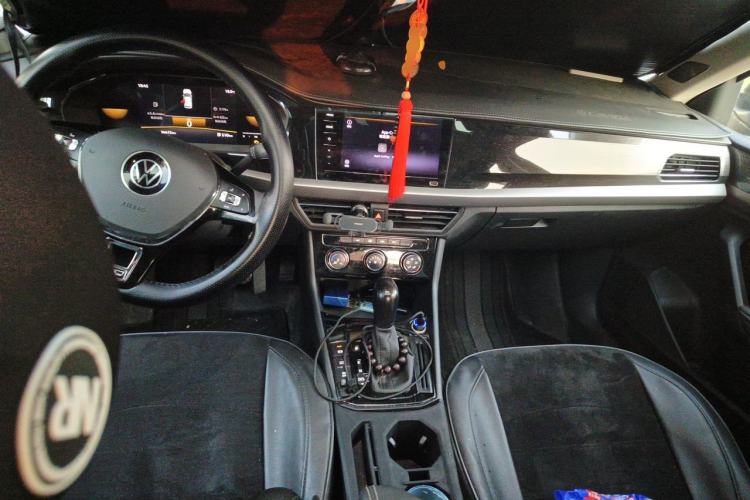 Used Volkswagen Lavida 2021 1.5L Automatic Comfort Edition Center Console