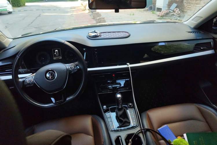 Used Volkswagen Lavida 2021 280TSI DSG Luxury Edition Center Console