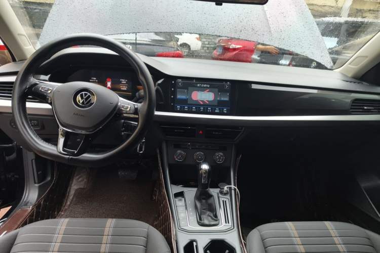 Used Volkswagen Lavida 2021 280TSI DSG Comfort Edition Center Console