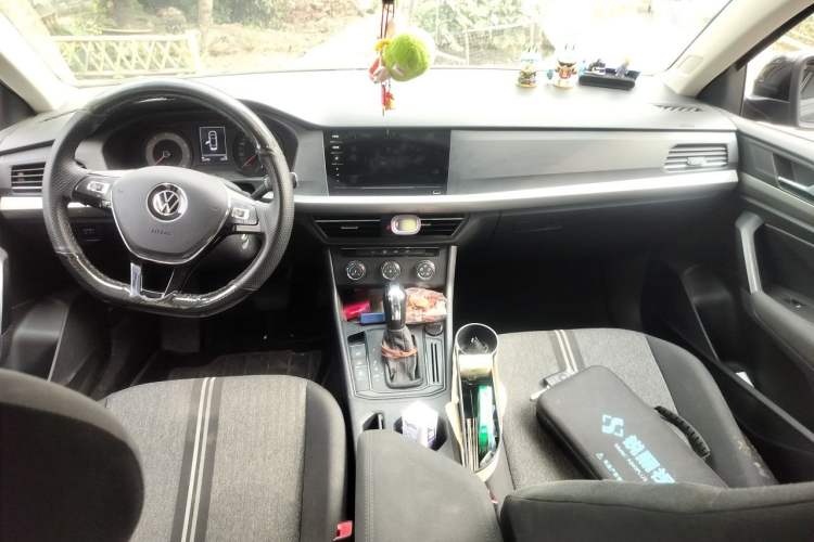 Used Volkswagen Lavida 2021 1.5L Automatic Fashion Edition Center Console