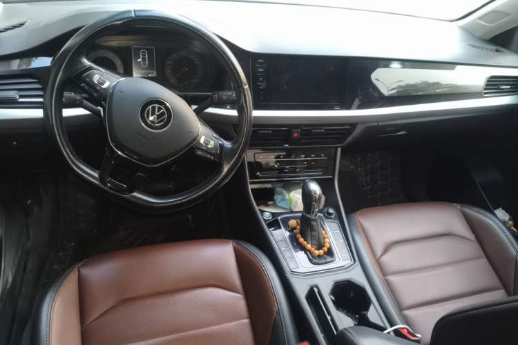 Used Volkswagen Lavida 2021 280TSI DSG Luxury Edition Center Console
