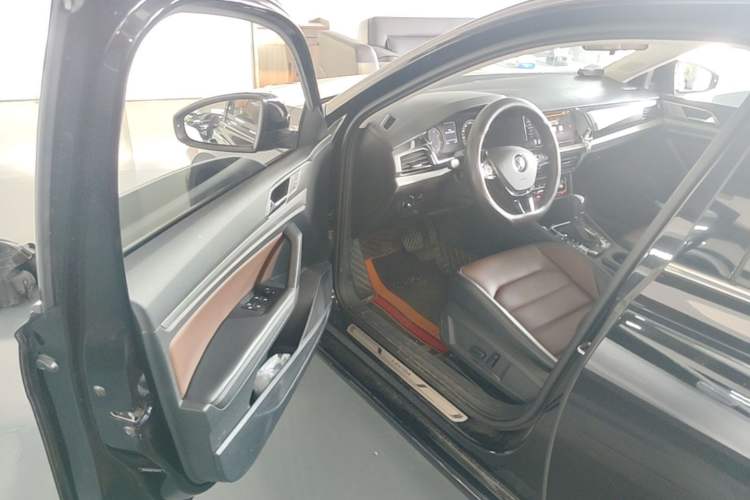 Used Volkswagen Lavida 2021 280TSI DSG Luxury Edition Driver Seat