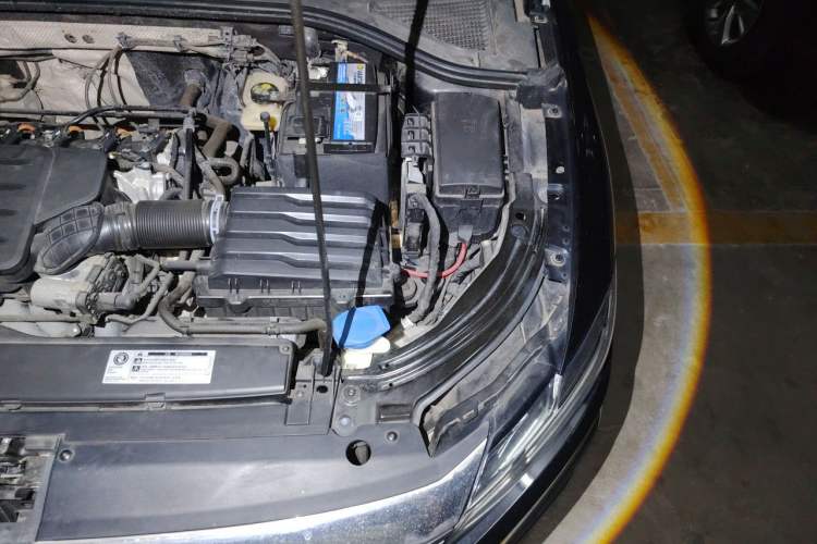 Used Volkswagen Lavida 2021 1.5L Automatic Comfort Edition Engine Bay Left