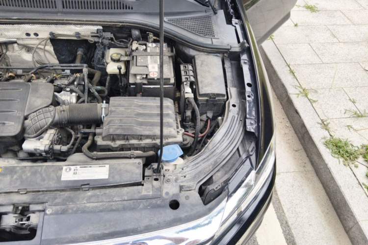 Used Volkswagen Lavida 2021 1.5L Automatic Comfort Edition Engine Bay Left
