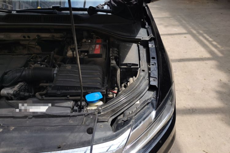 Used Volkswagen Lavida 2021 1.5L Automatic Fashion Edition Engine Bay Left