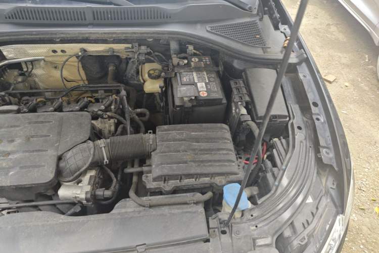 Used Volkswagen Lavida 2021 1.5L Automatic Fashion Edition Engine Bay Left