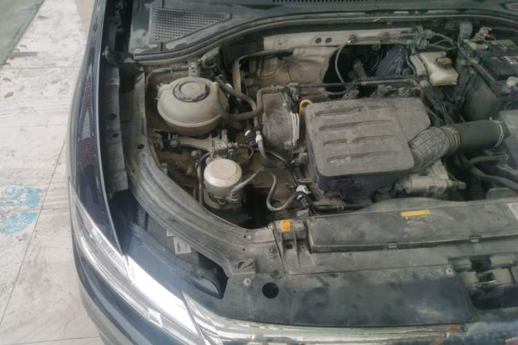 Used Volkswagen Lavida 2021 1.5L Automatic Comfort Edition Engine Bay Right