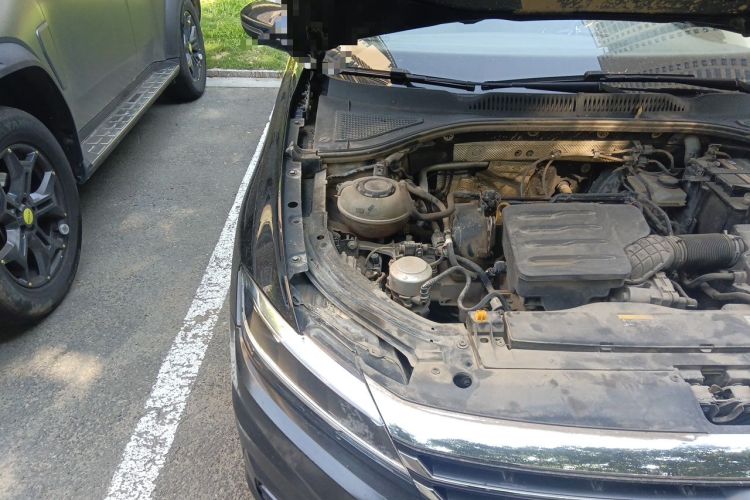 Used Volkswagen Lavida 2021 1.5L Automatic Fashion Edition Engine Bay Right