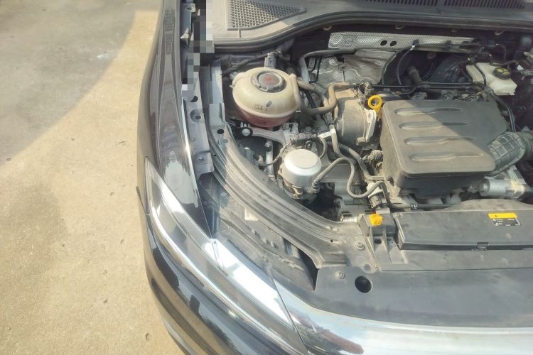Used Volkswagen Lavida 2021 1.5L Automatic Fashion Edition Engine Bay Right