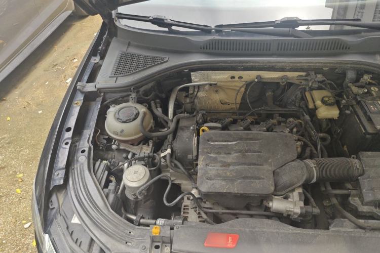 Used Volkswagen Lavida 2021 1.5L Automatic Fashion Edition Engine Bay Right