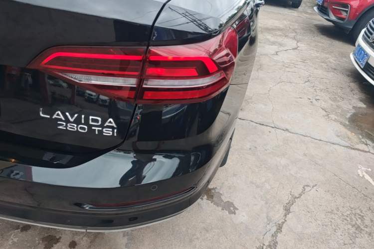 Used Volkswagen Lavida 2021 280TSI DSG Comfort Edition Exterior 1