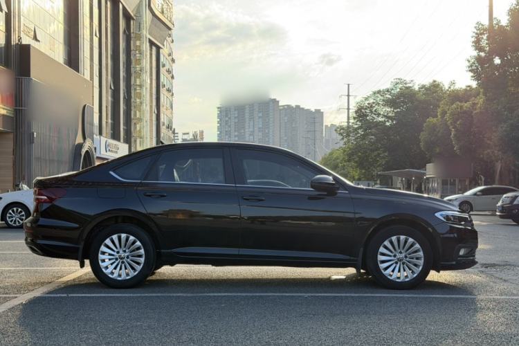 Used Volkswagen Lavida 2021 1.5L Automatic Comfort Edition Exterior 4