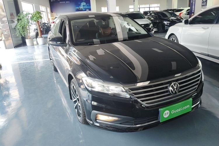 Used Volkswagen Lavida 2021 280TSI DSG Luxury Edition Front Right 45 Deg
