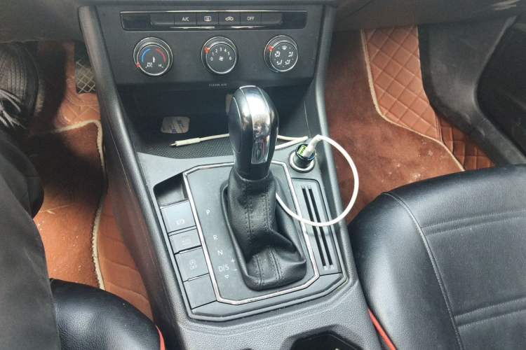Used Volkswagen Lavida 2021 1.5L Automatic Comfort Edition Gear Lever