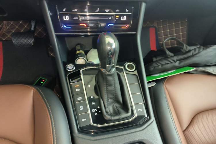 Used Volkswagen Lavida 2021 280TSI DSG Luxury Edition Gear Lever