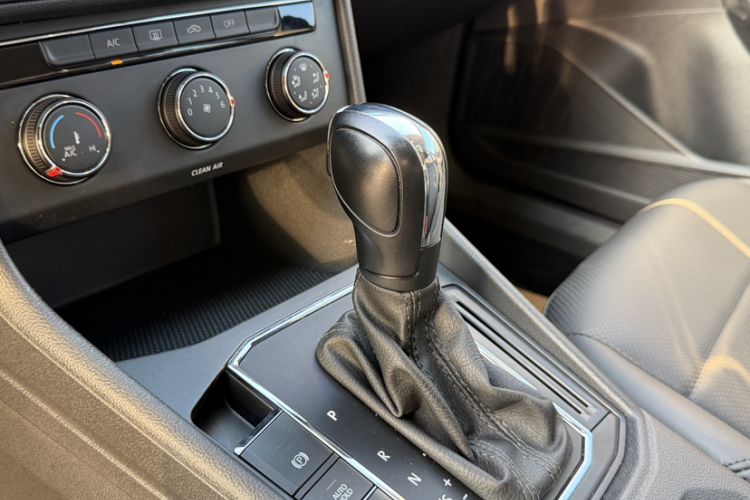 Used Volkswagen Lavida 2021 1.5L Automatic Comfort Edition Gear Lever