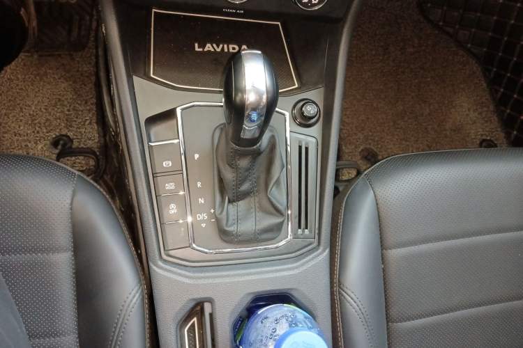 Used Volkswagen Lavida 2021 1.5L Automatic Comfort Edition Gear Lever
