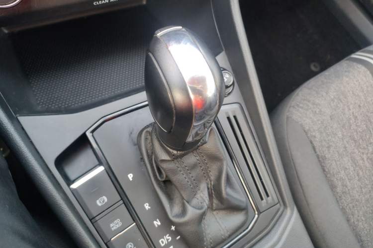 Used Volkswagen Lavida 2021 1.5L Automatic Fashion Edition Gear Lever