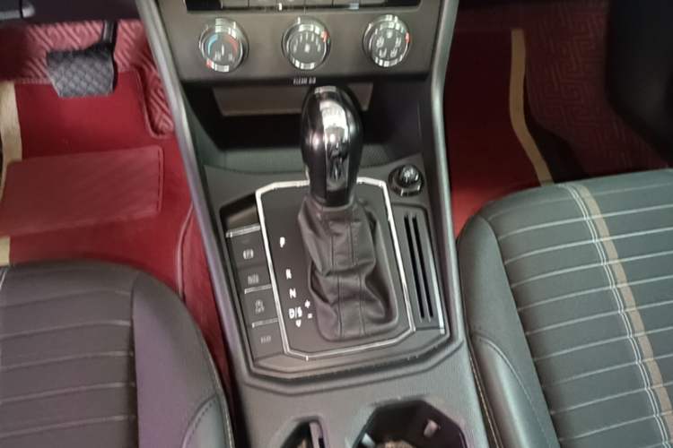 Used Volkswagen Lavida 2021 280TSI DSG Comfort Edition Gear Lever