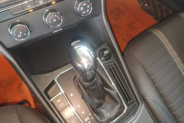 Used Volkswagen Lavida 2021 280TSI DSG Comfort Edition Gear Lever