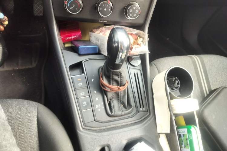 Used Volkswagen Lavida 2021 1.5L Automatic Fashion Edition Gear Lever