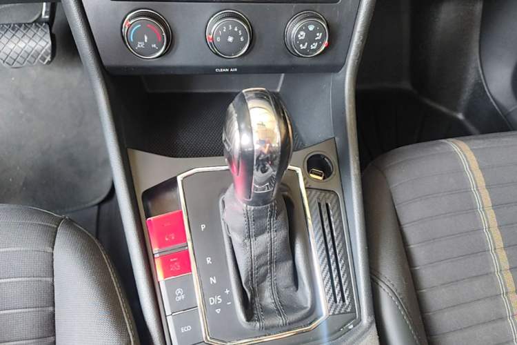 Used Volkswagen Lavida 2021 280TSI DSG Comfort Edition Gear Lever