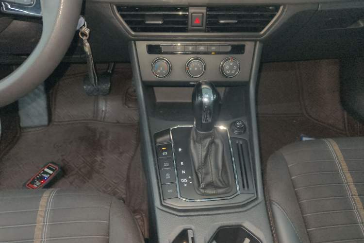 Used Volkswagen Lavida 2021 280TSI DSG Comfort Edition Gear Lever