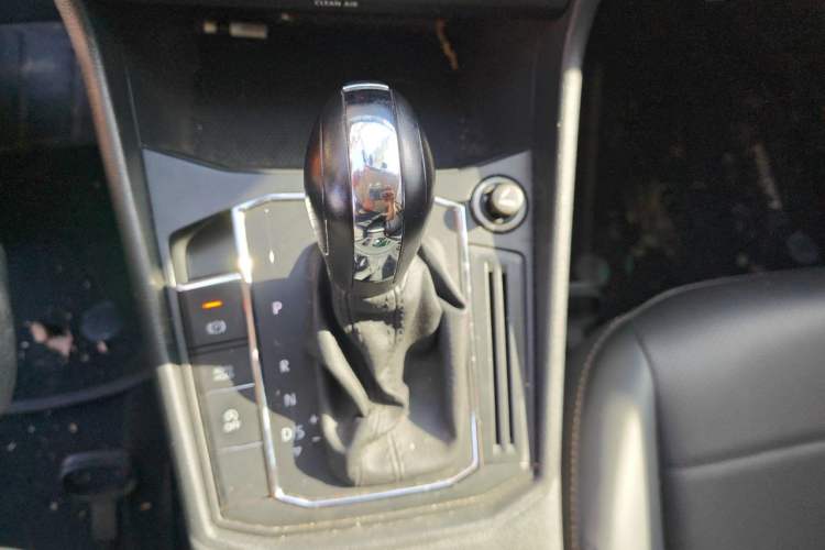 Used Volkswagen Lavida 2021 1.5L Automatic Comfort Edition Gear Lever
