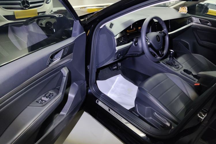 Used Volkswagen Lavida 2021 1.5L Automatic Comfort Edition Interior 3