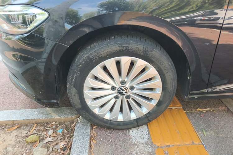 Used Volkswagen Lavida 2021 280TSI DSG Comfort Edition Left Front Wheel Hub