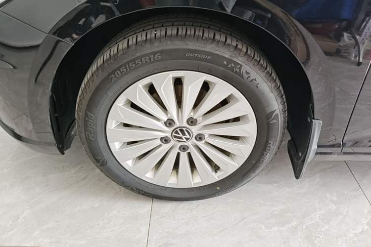 Used Volkswagen Lavida 2021 1.5L Automatic Comfort Edition Left Front Wheel Hub