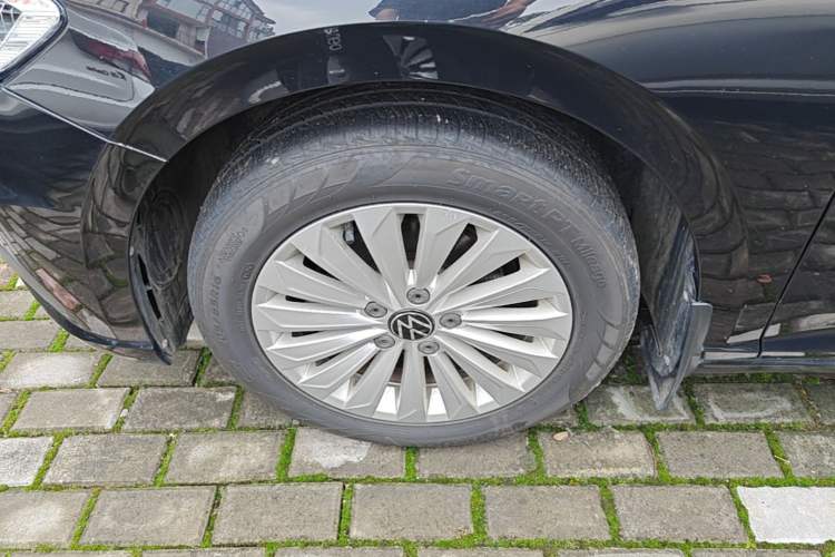 Used Volkswagen Lavida 2021 1.5L Automatic Comfort Edition Left Front Wheel Hub