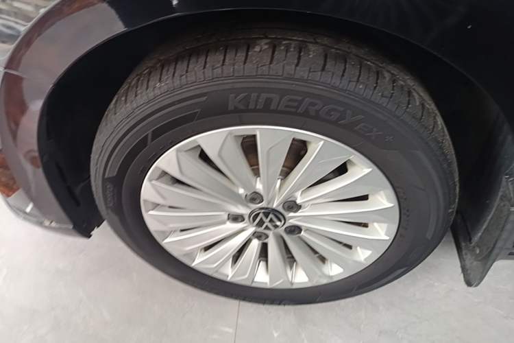 Used Volkswagen Lavida 2021 1.5L Automatic Comfort Edition Left Front Wheel Hub