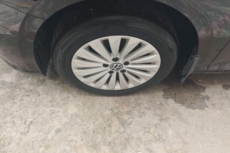 Used Volkswagen Lavida 2021 280TSI DSG Comfort Edition Left Front Wheel Hub