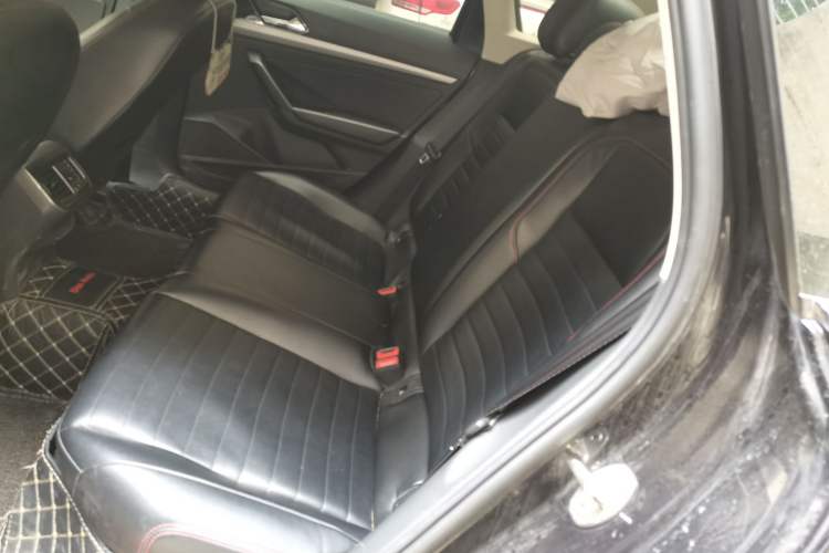 Used Volkswagen Lavida 2021 1.5L Automatic Fashion Edition Left Rear Seat